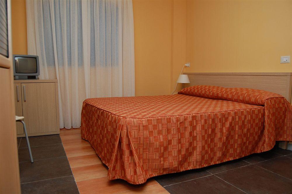 Kassiopea Aparthotel Giardini Naxos Exterior foto