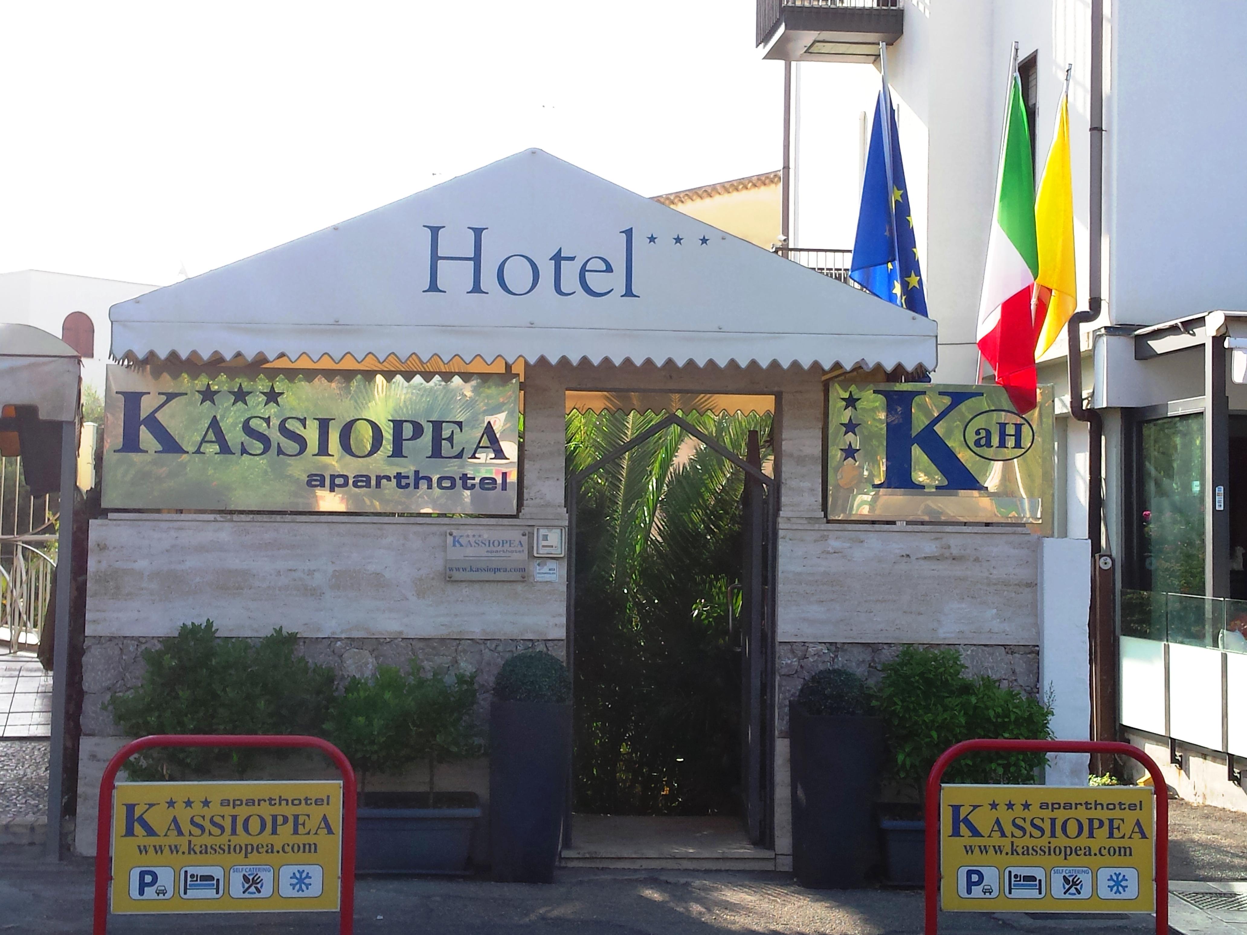 Kassiopea Aparthotel Giardini Naxos Exterior foto