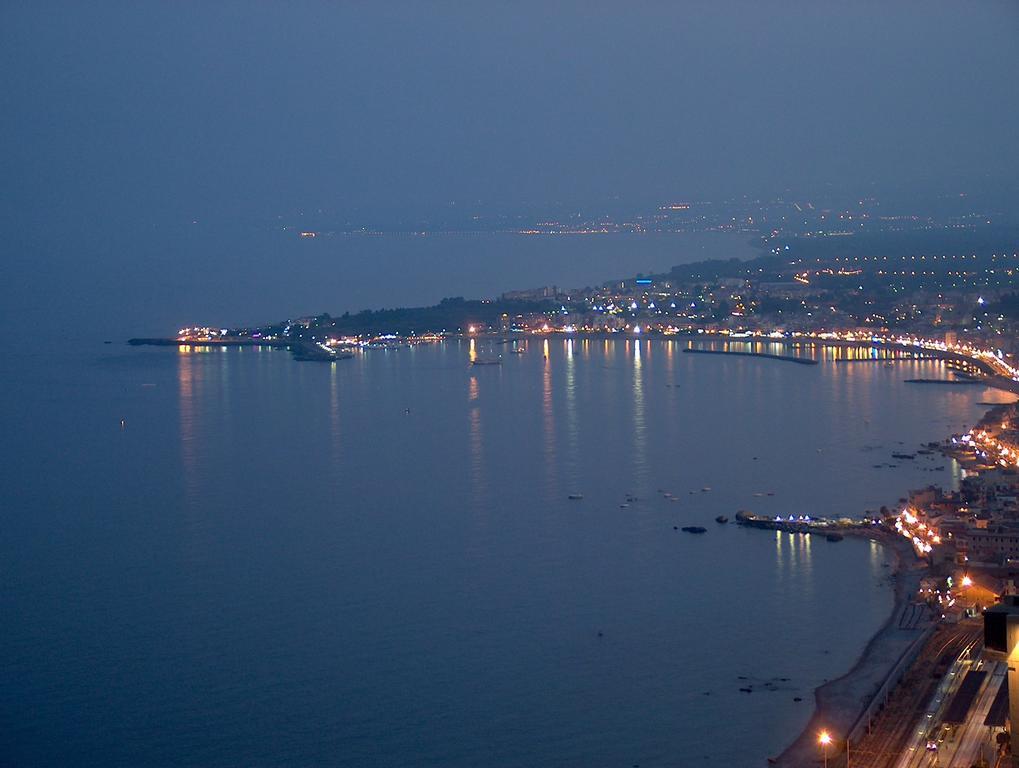 Kassiopea Aparthotel Giardini Naxos Exterior foto