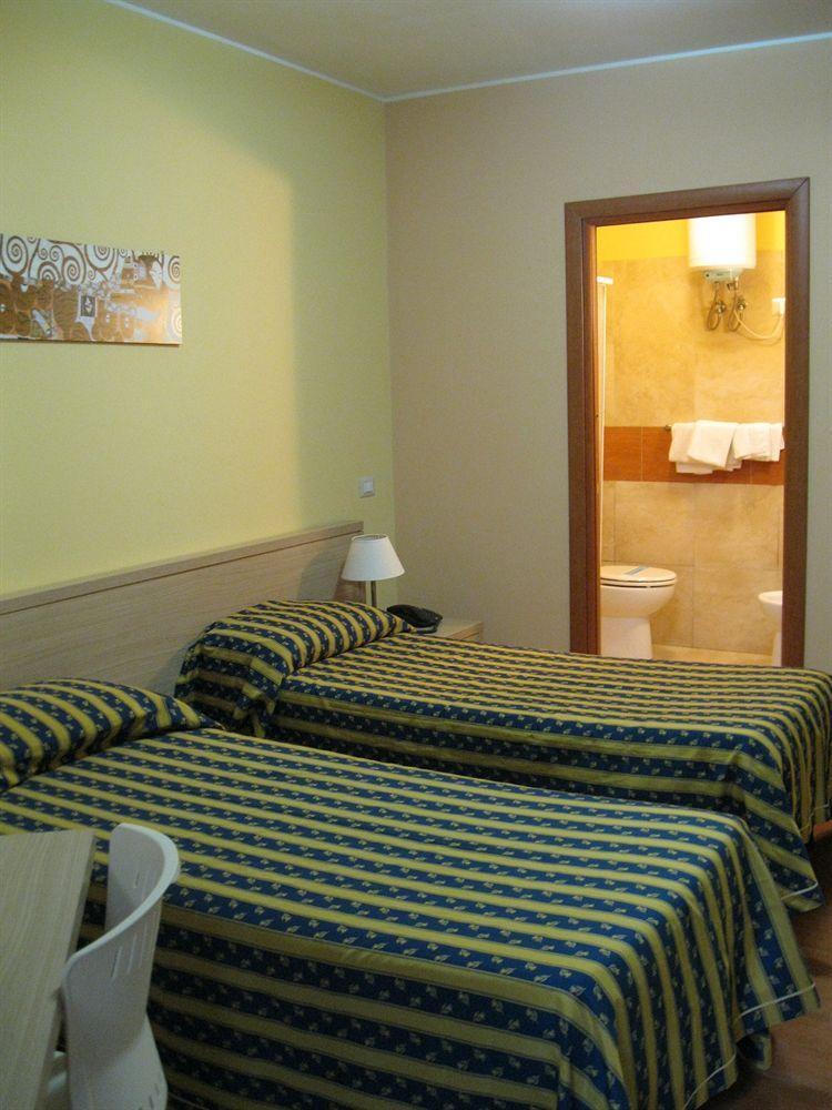 Kassiopea Aparthotel Giardini Naxos Cameră foto